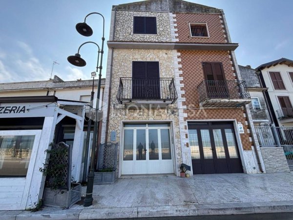 casa indipendente in vendita a Lesina