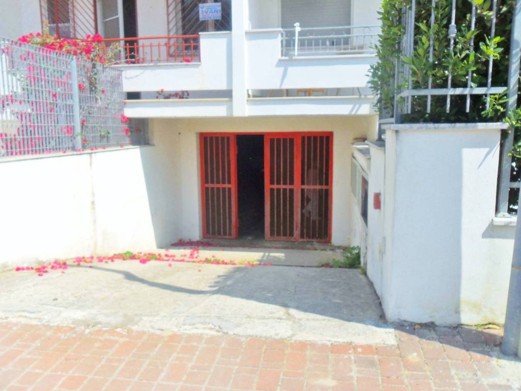 casa indipendente in vendita a Lesina
