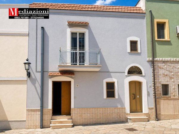 casa indipendente in vendita a Lesina