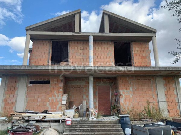 casa indipendente in vendita a Lucera