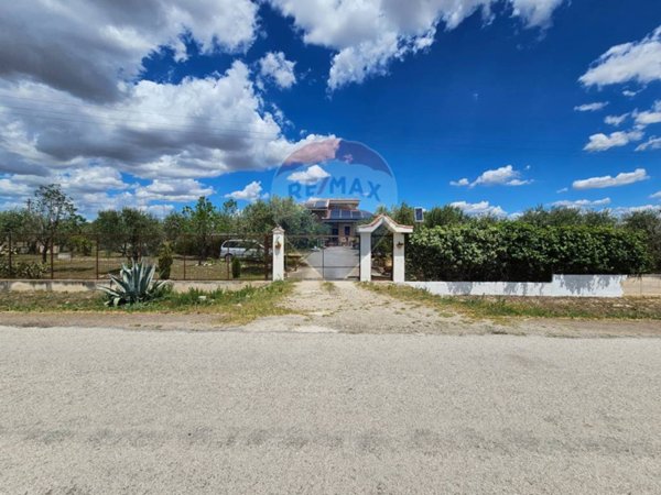 casa indipendente in vendita a Lucera