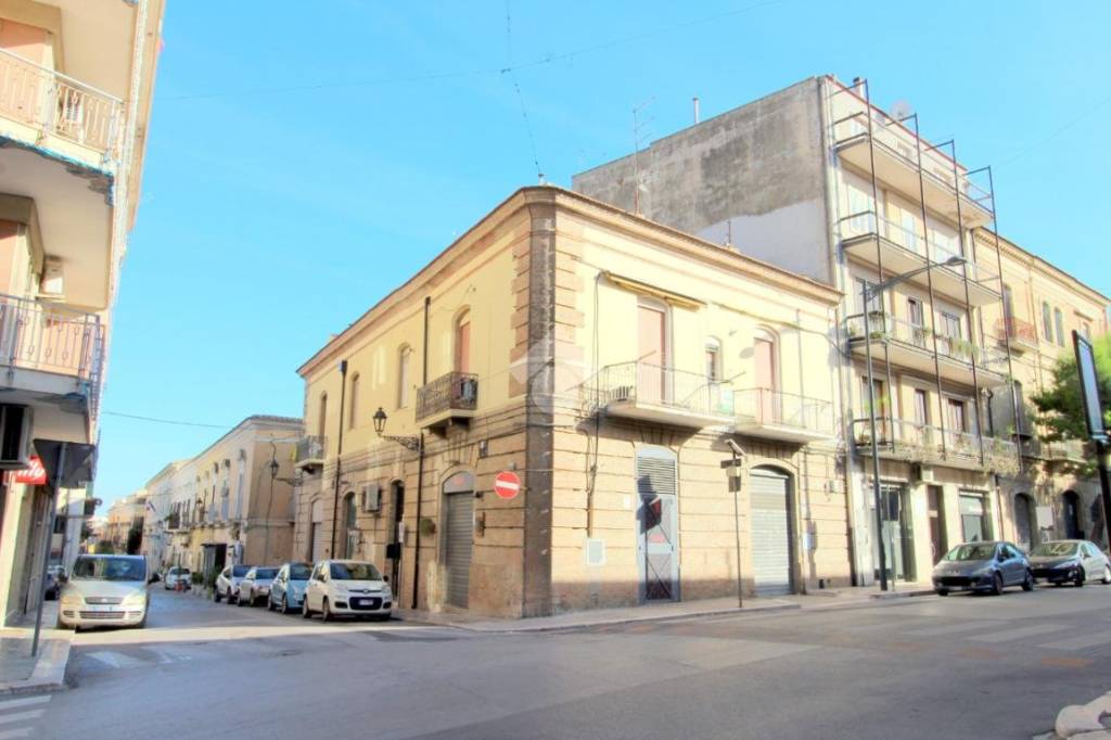 casa indipendente in vendita a Lucera