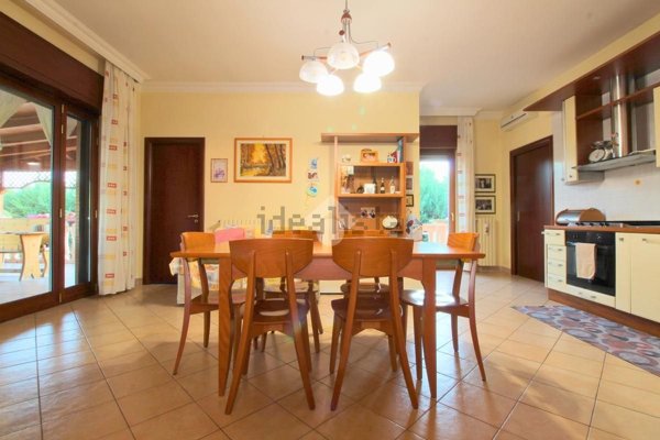 casa indipendente in vendita a Lucera