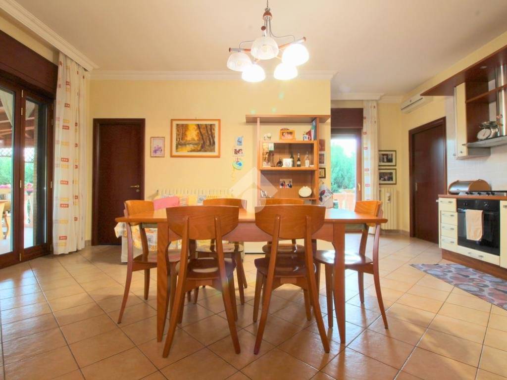 casa indipendente in vendita a Lucera