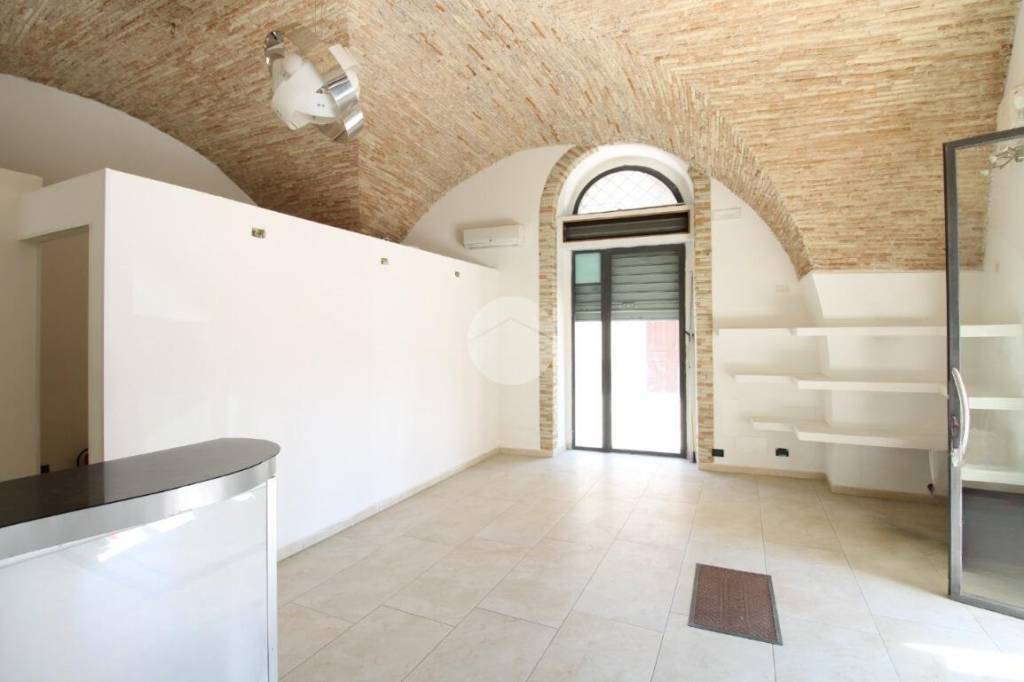 negozio in vendita a Lucera