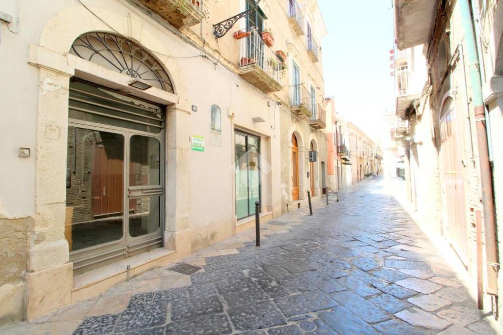 negozio in vendita a Lucera