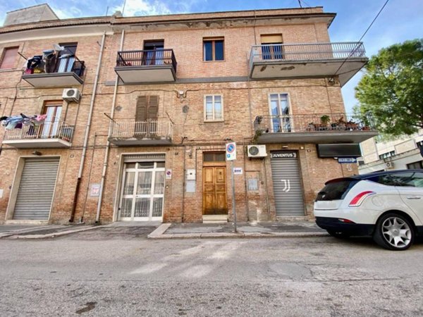 casa indipendente in vendita a Lucera