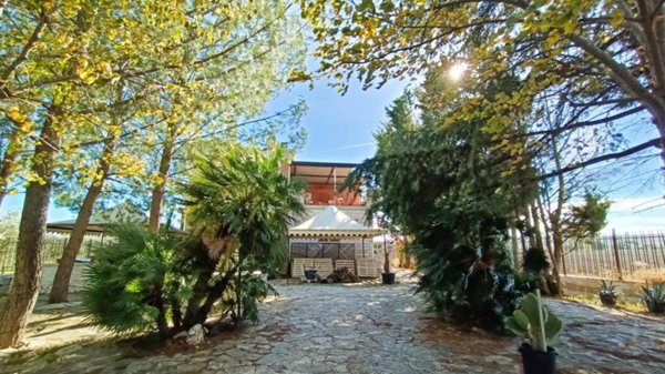 casa indipendente in vendita a Lucera