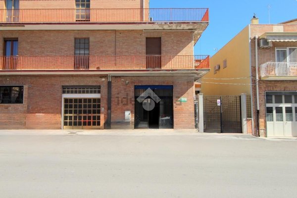 locale commerciale in vendita a Lucera