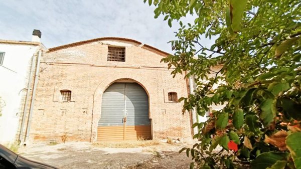 capannone in vendita a Lucera