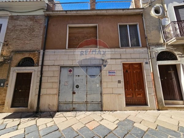 casa indipendente in vendita a Lucera