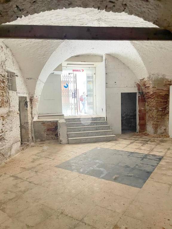 negozio in vendita a Lucera