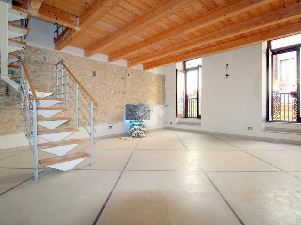casa indipendente in vendita a Lucera