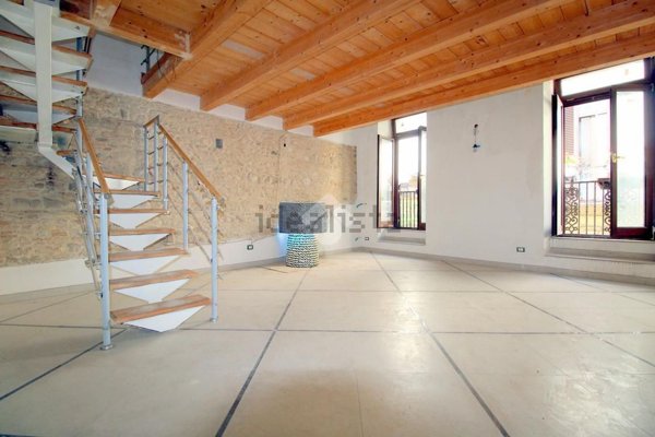 casa indipendente in vendita a Lucera