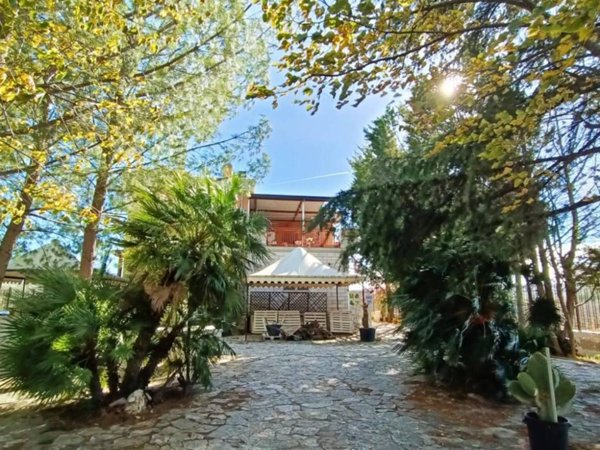 casa indipendente in vendita a Lucera