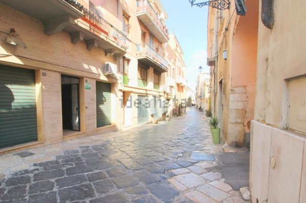 locale commerciale in vendita a Lucera