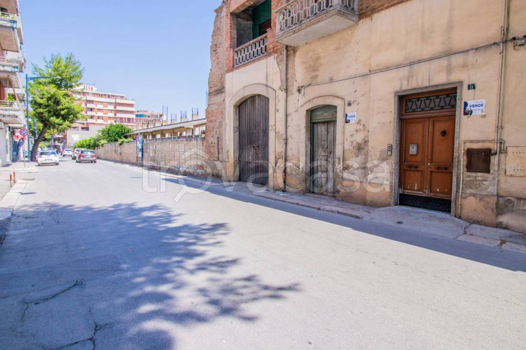 casa indipendente in vendita a Lucera