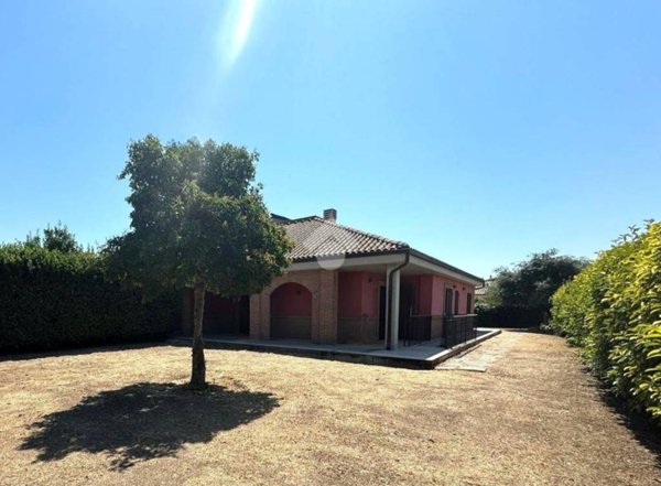 casa indipendente in vendita a Lucera
