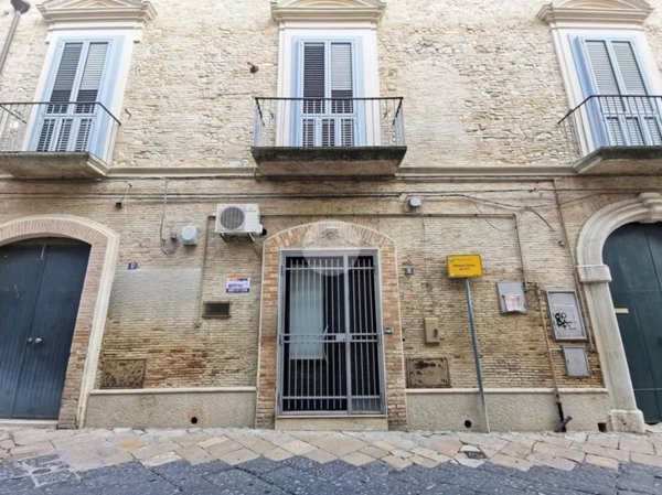 negozio in vendita a Lucera