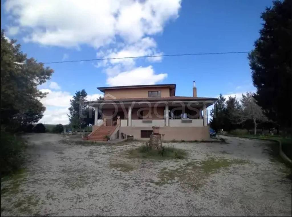casa indipendente in vendita a Lucera