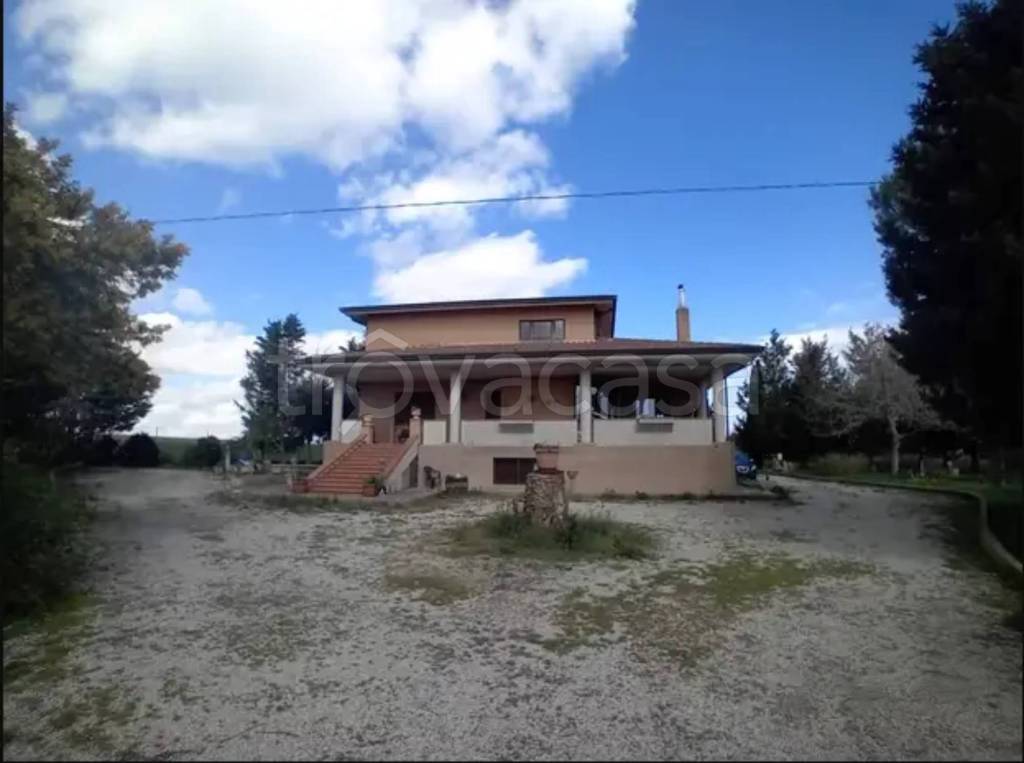 casa indipendente in vendita a Lucera