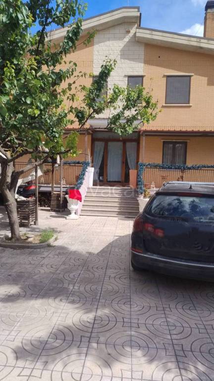 casa indipendente in vendita a Lucera