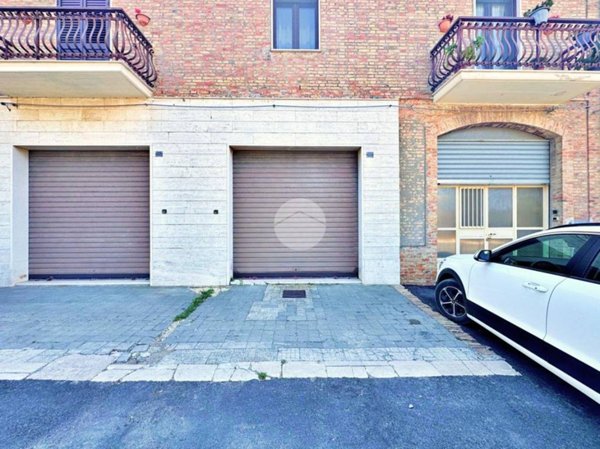 locale commerciale in vendita a Lucera