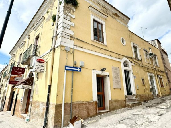 casa indipendente in vendita a Lucera