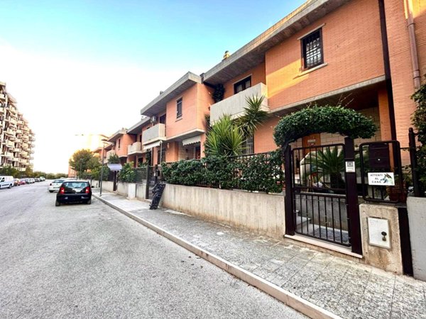 casa indipendente in vendita a Lucera