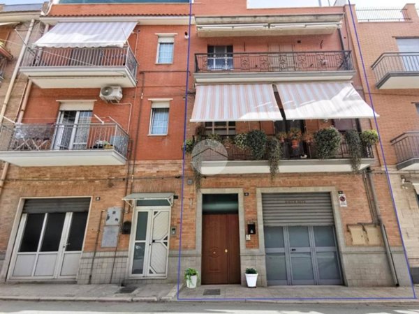 casa indipendente in vendita a Lucera