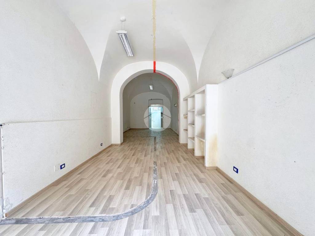 locale commerciale in vendita a Lucera