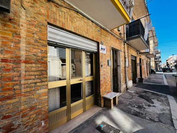 casa indipendente in vendita a Lucera