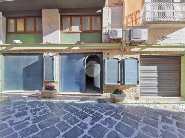 negozio in vendita a Lucera