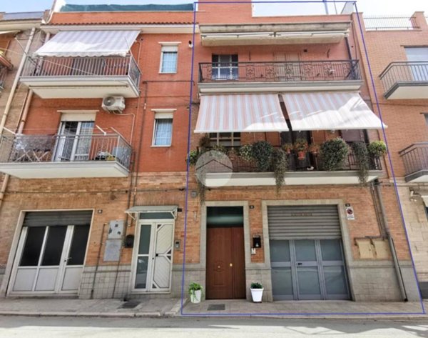 casa indipendente in vendita a Lucera