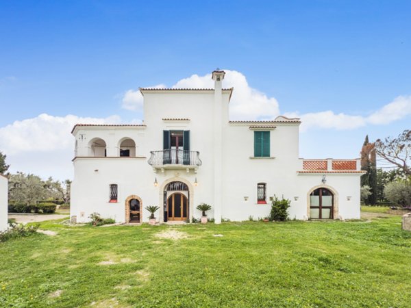 negozio in vendita a Lucera