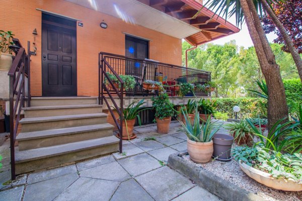 casa indipendente in vendita a Lucera