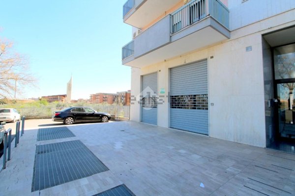 locale commerciale in vendita a Lucera