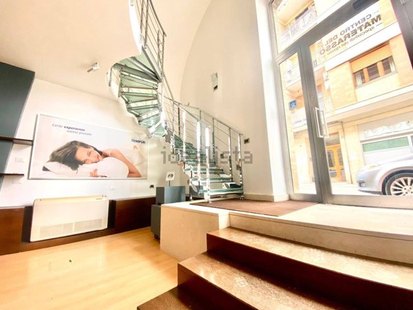 locale commerciale in vendita a Lucera