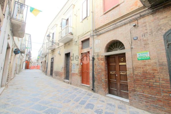 casa indipendente in vendita a Lucera