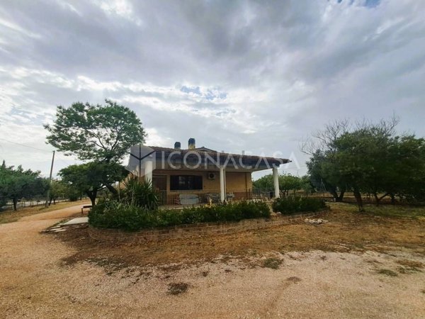 casa indipendente in vendita a Lucera