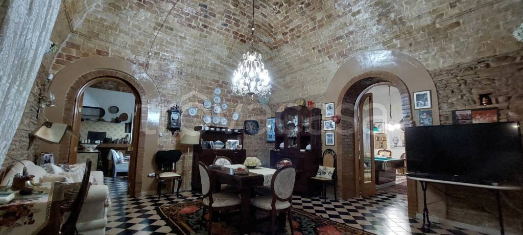 casa indipendente in vendita a Lucera