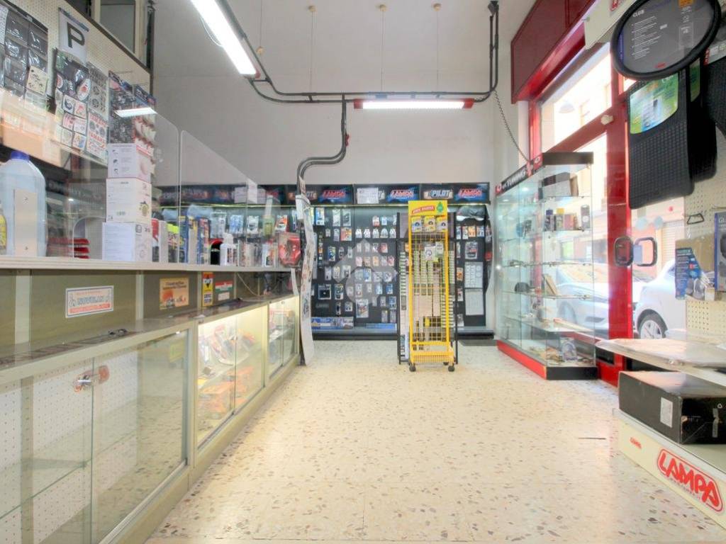 negozio in vendita a Lucera