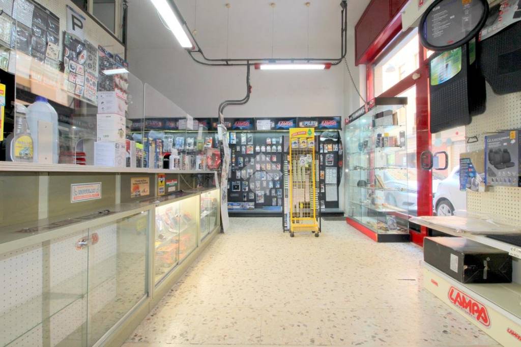 negozio in vendita a Lucera