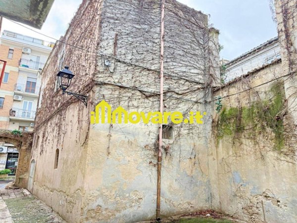 casa indipendente in vendita a Lucera