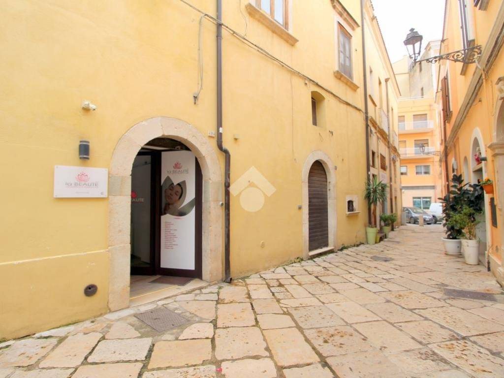 negozio in vendita a Lucera