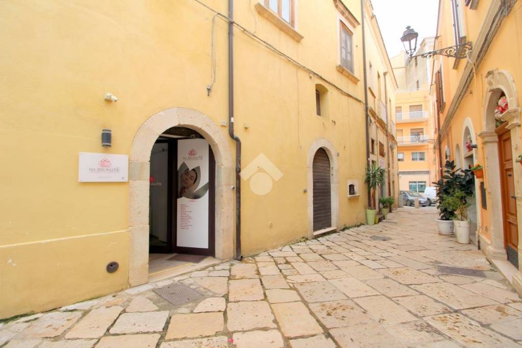 negozio in vendita a Lucera