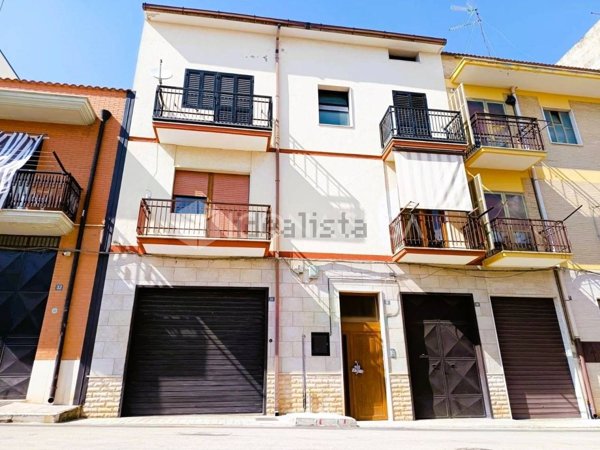 casa indipendente in vendita a Lucera