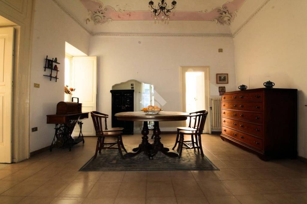 casa indipendente in vendita a Lucera