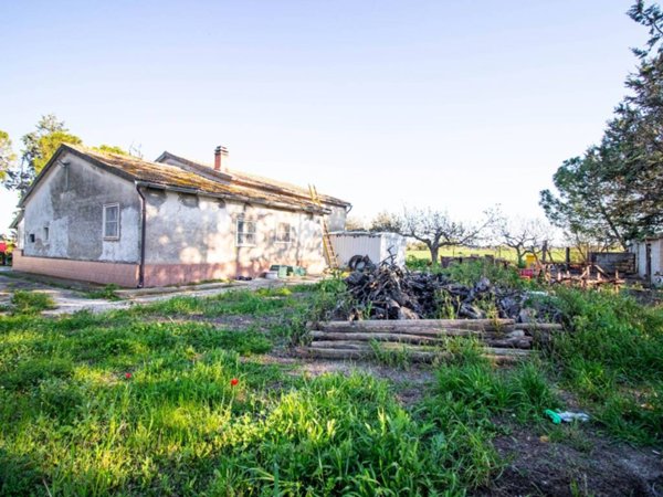casa indipendente in vendita a Lucera
