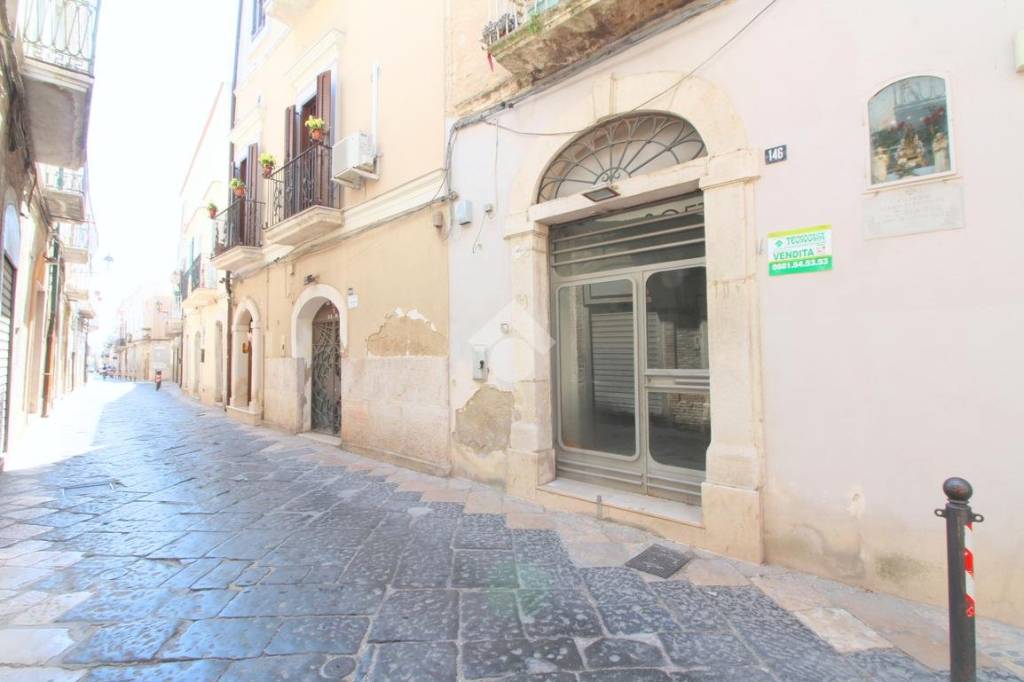negozio in vendita a Lucera